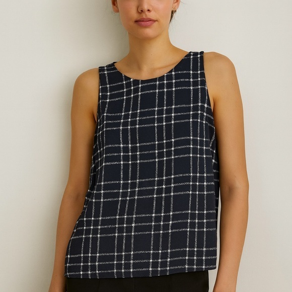 Astr Sleeveless Blouse Navy & White Plaid Size L